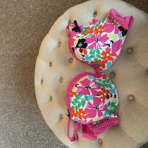 Cacique bra size 42D